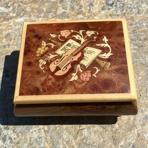 Vintage Music Box by Donato and Maresca Sorrento Italy Plays Für Elise